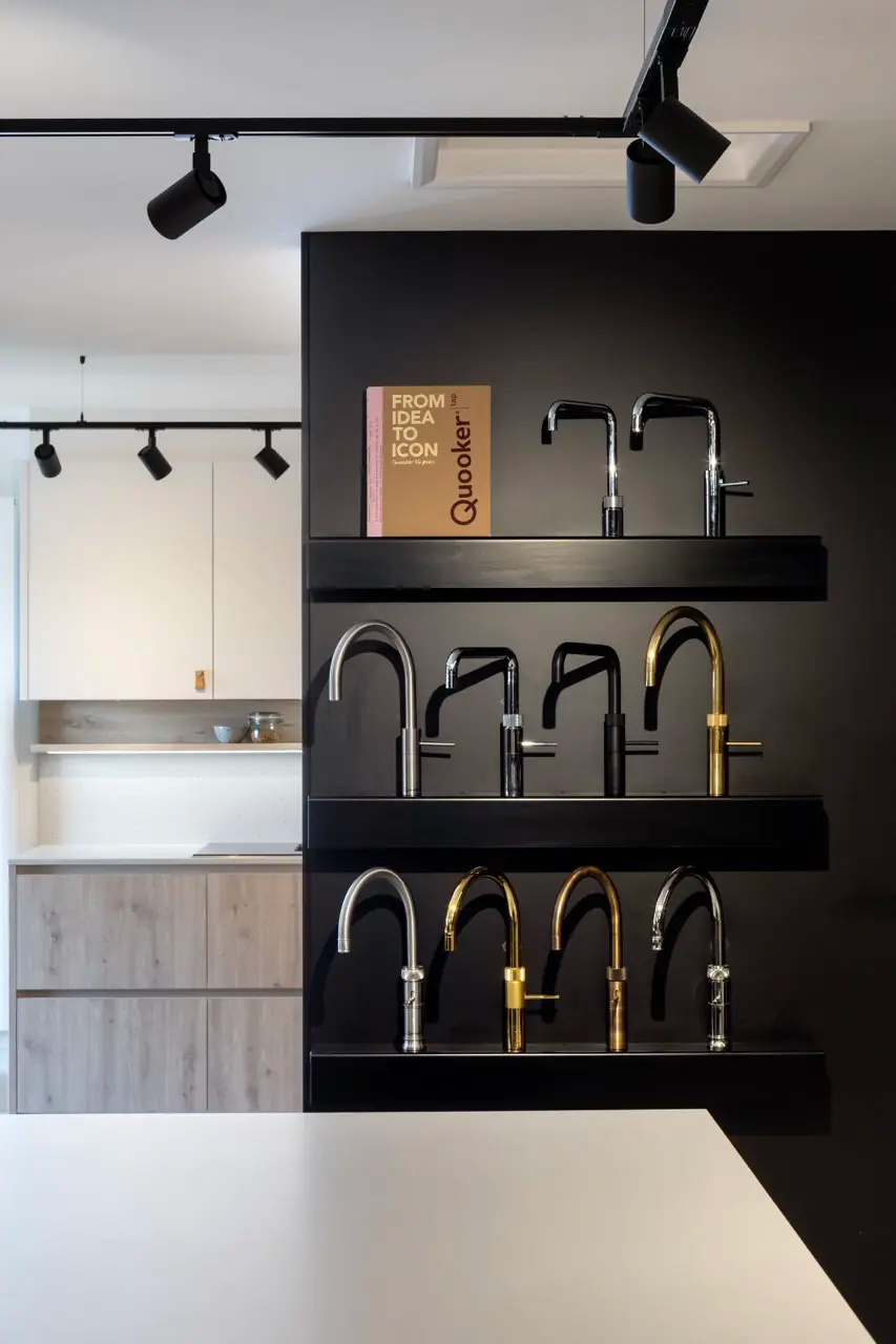 BESPOKE SHAKER KITCHENS WITH BRITISH & GERMAN CRAFTSMANSHIP