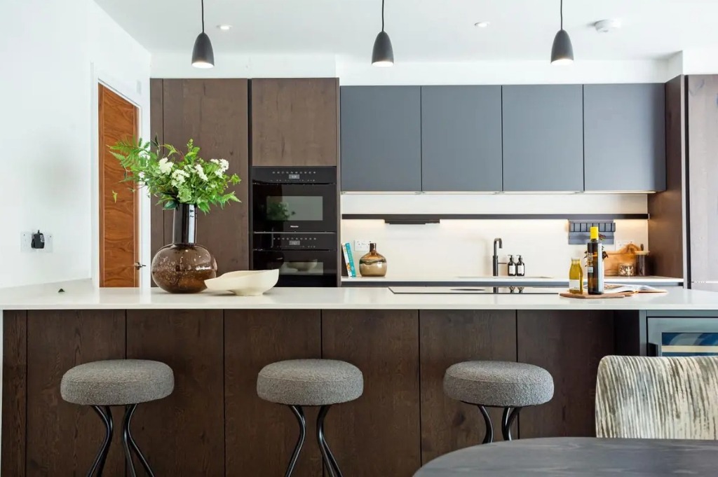Luxury Bespoke Kitchen for Contemporary New Build in Wimbledon