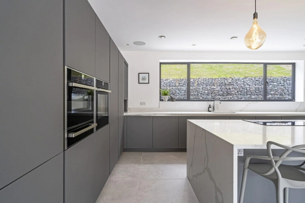 contemporary kitchen specialists in the home counties image 6