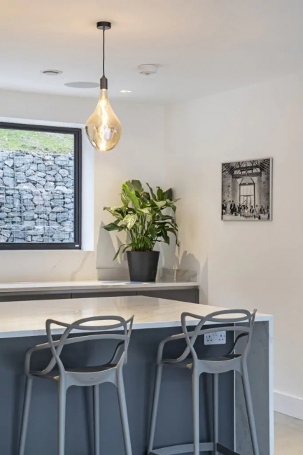 contemporary kitchen specialists in the home counties image 8