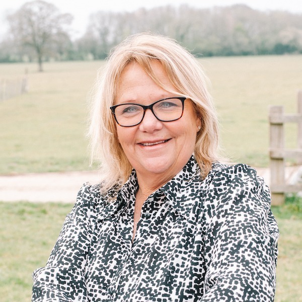 4d7cac18-caroline-cruickshank-company-secretary