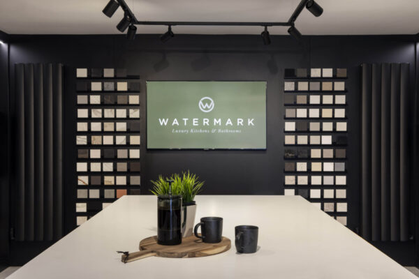OAKLEY_SHOWROOM-8025_lo-res